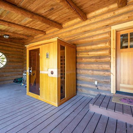 Rowland Log Cabin Home Lyle Bagian luar foto