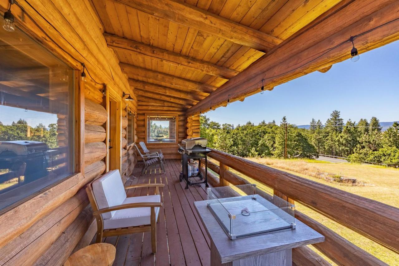 Rowland Log Cabin Home Lyle Bagian luar foto