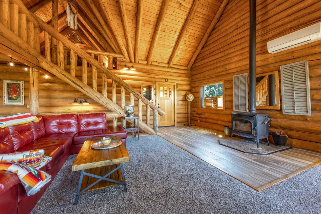 Rowland Log Cabin Home Lyle Bagian luar foto