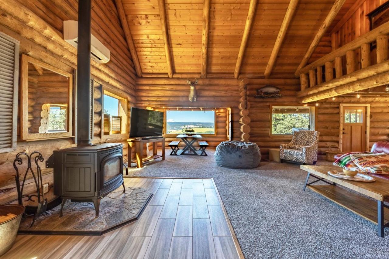 Rowland Log Cabin Home Lyle Bagian luar foto