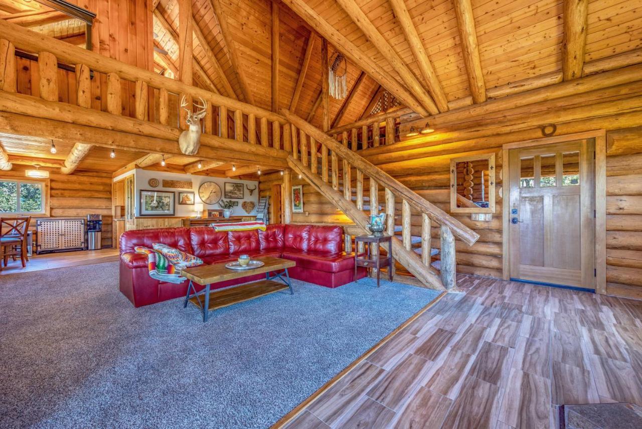 Rowland Log Cabin Home Lyle Bagian luar foto