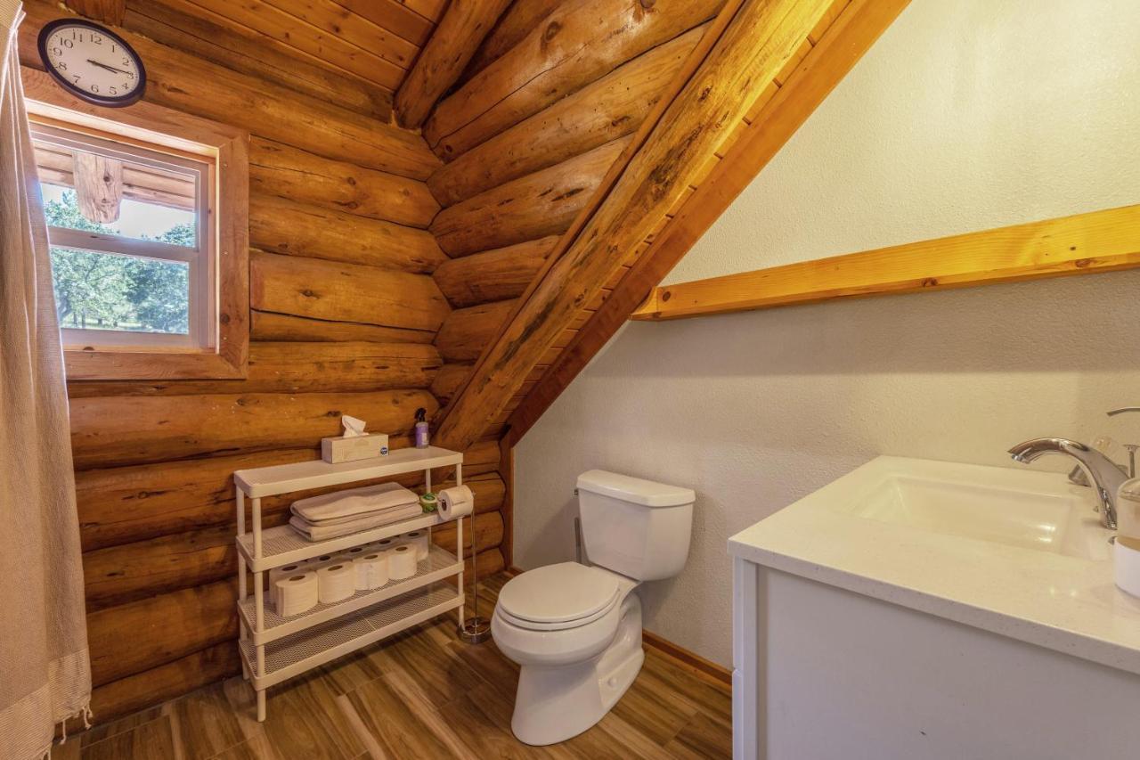 Rowland Log Cabin Home Lyle Bagian luar foto