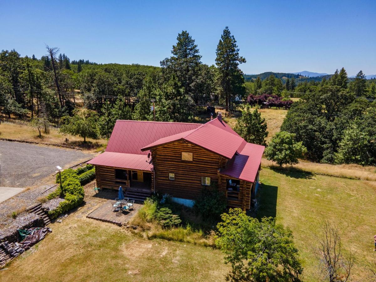 Rowland Log Cabin Home Lyle Bagian luar foto