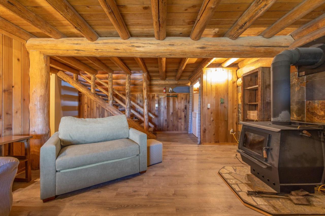 Rowland Log Cabin Home Lyle Bagian luar foto