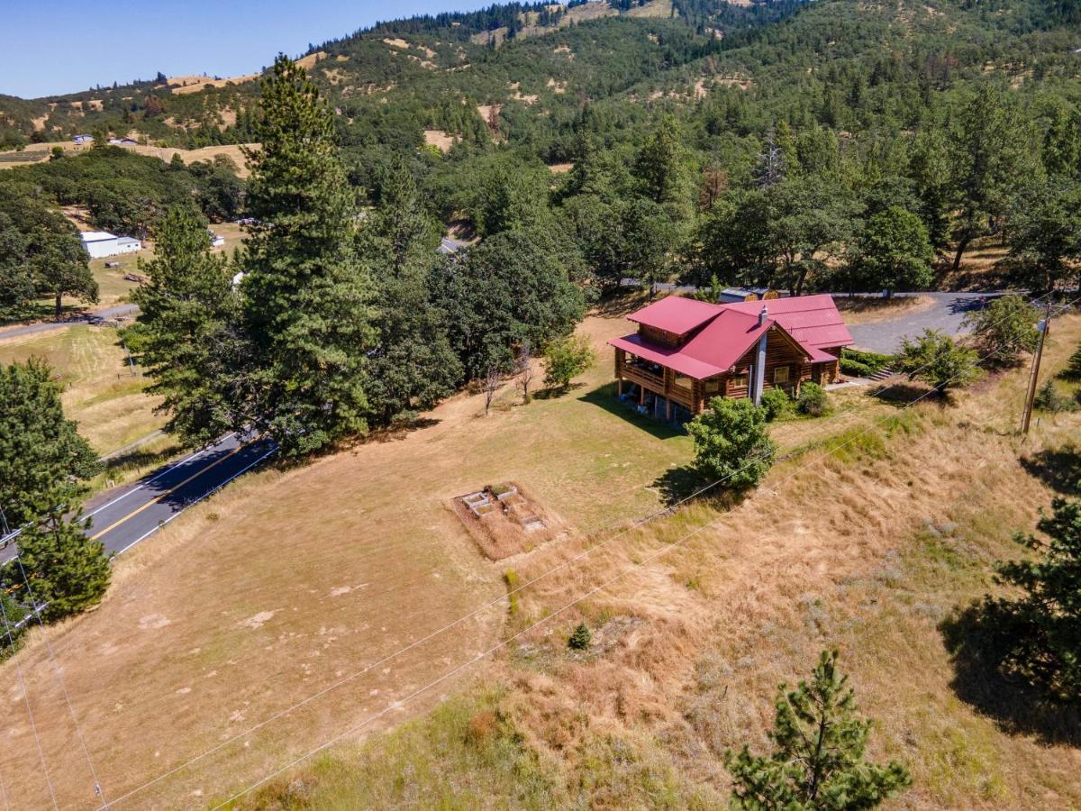 Rowland Log Cabin Home Lyle Bagian luar foto